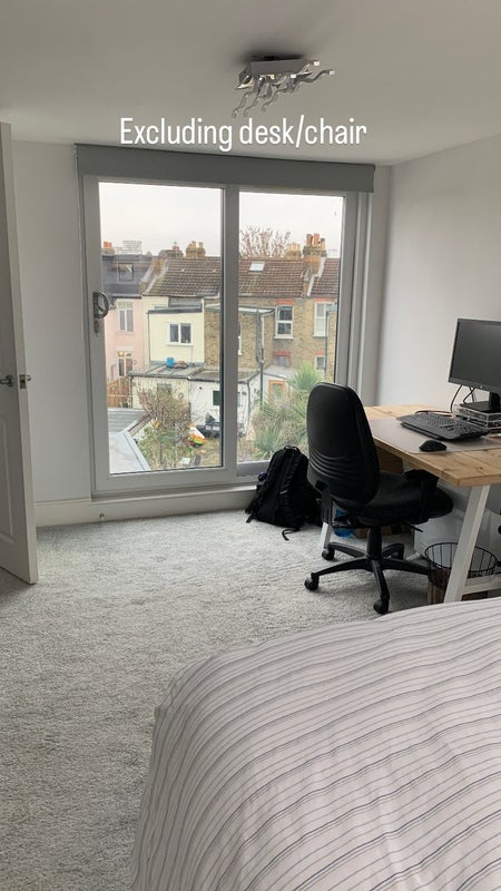Room Downsfield Road in Greater London