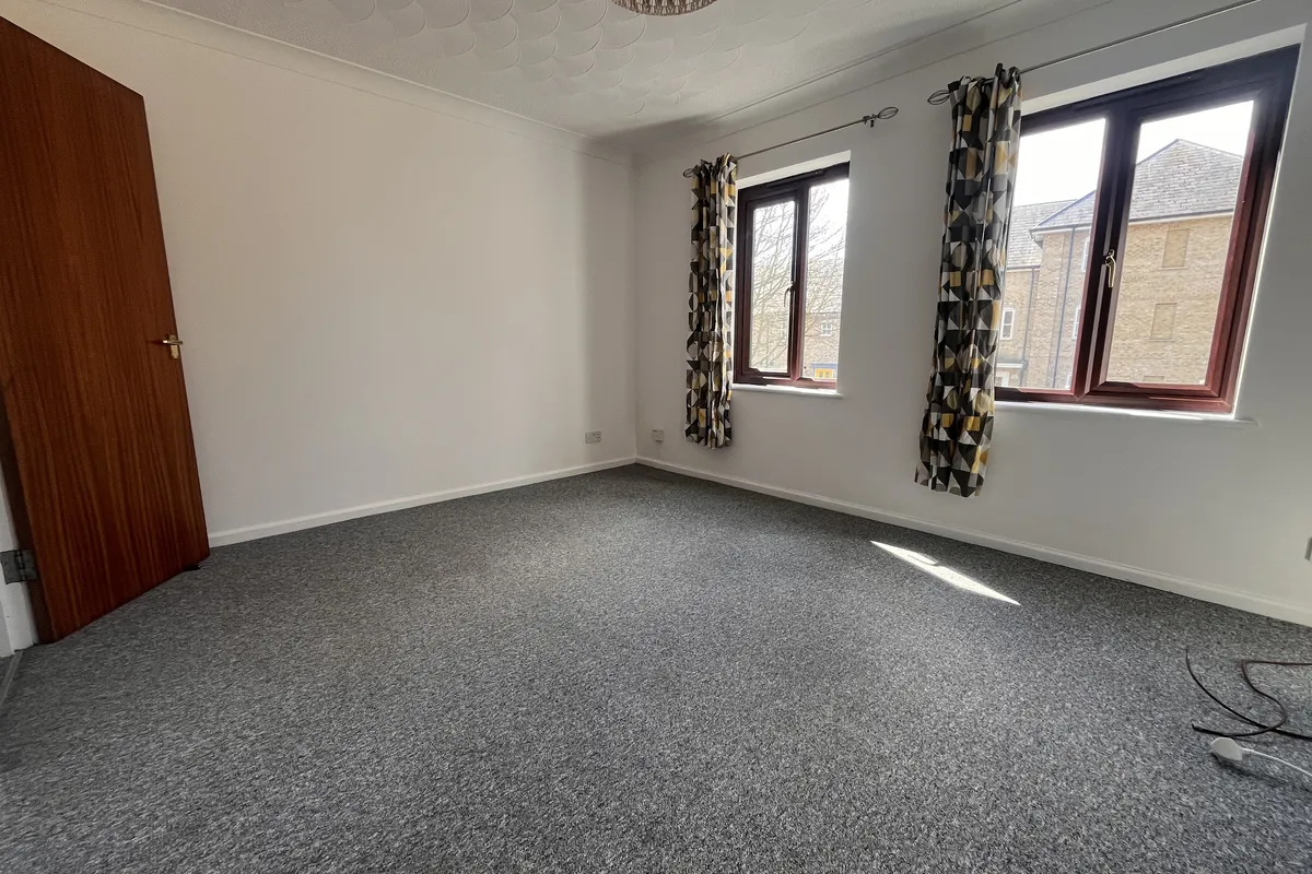 Flat Roswell View in Ely