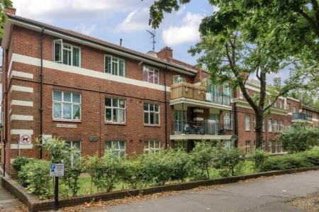 Flat North Road in Greater London