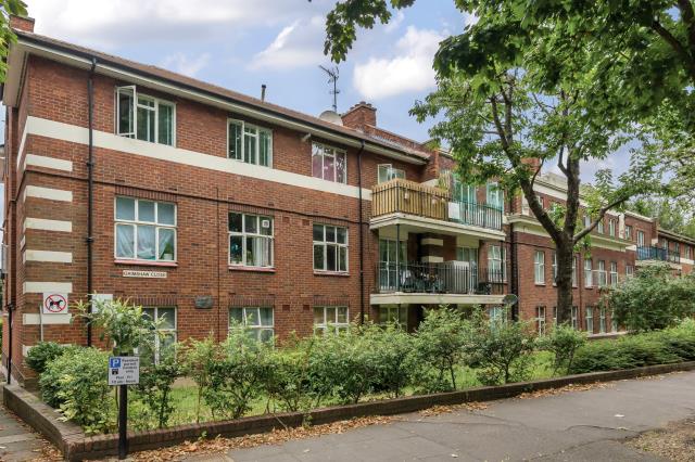 Flat North Road in Greater London