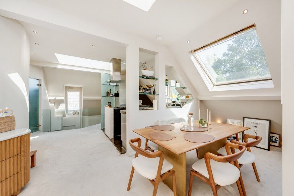 Flat Lindfield Gardens in Greater London