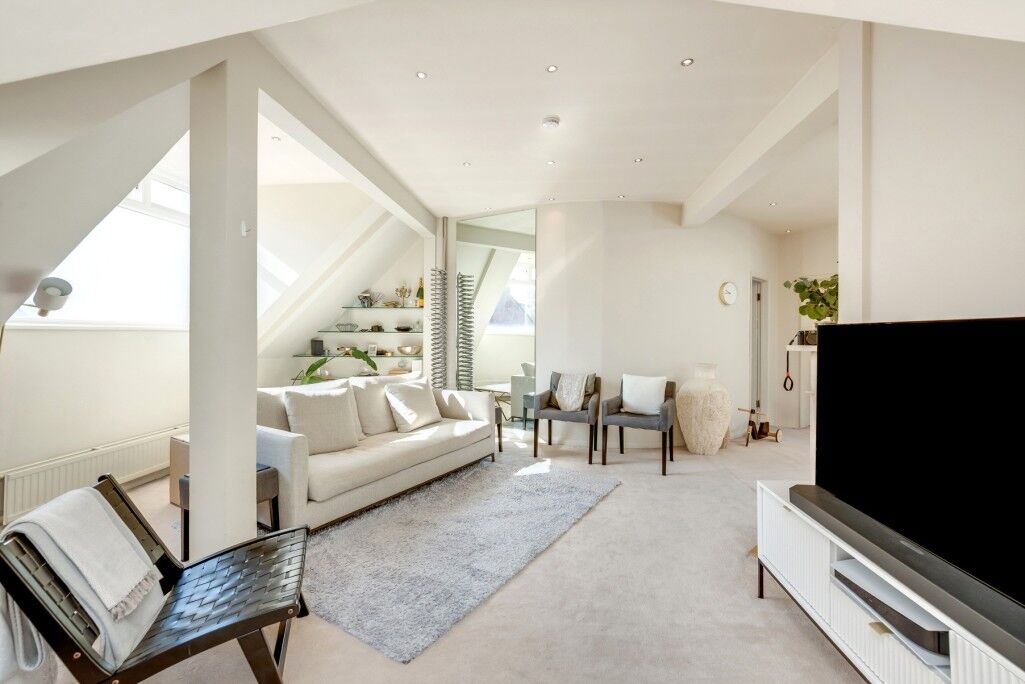 Flat Lindfield Gardens in Greater London