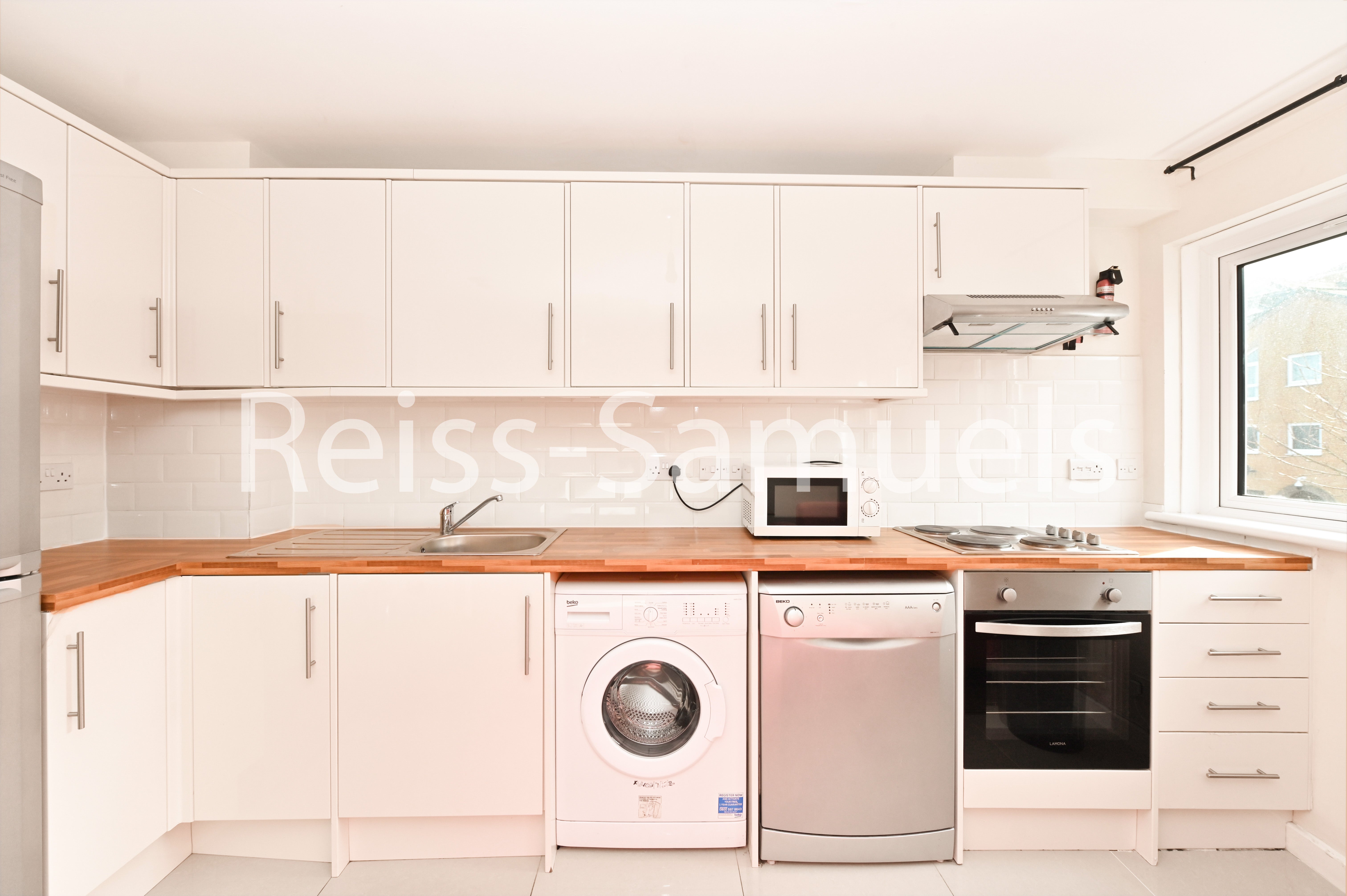 Flat Cyclops Mews in Greater London