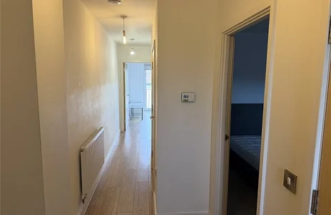 Flat Telford Road in Greater London