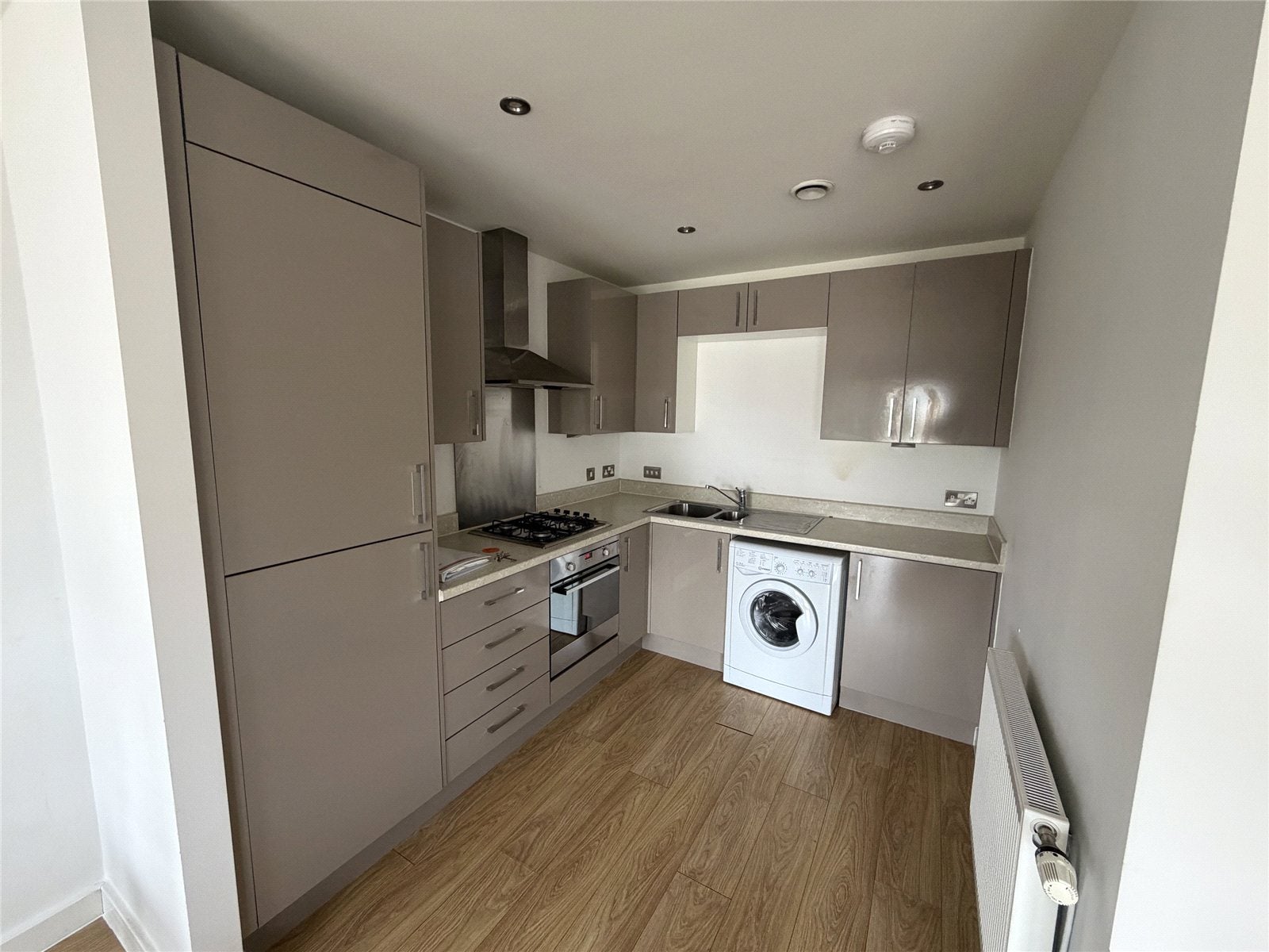 Flat Telford Road in Greater London