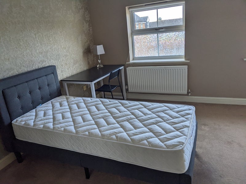 Room Crystal Way in Bradley Stoke