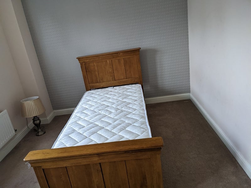 Room Crystal Way in Bradley Stoke