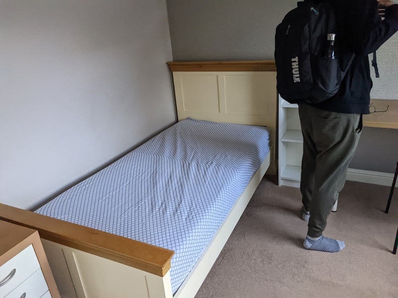 Room Crystal Way in Bradley Stoke