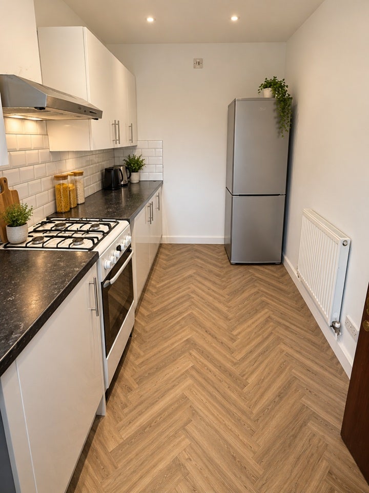 House Dorrington Close in Luton