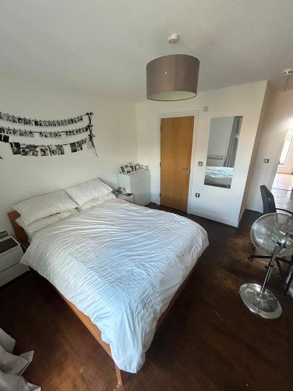 Room Regent's Park Road in Greater London