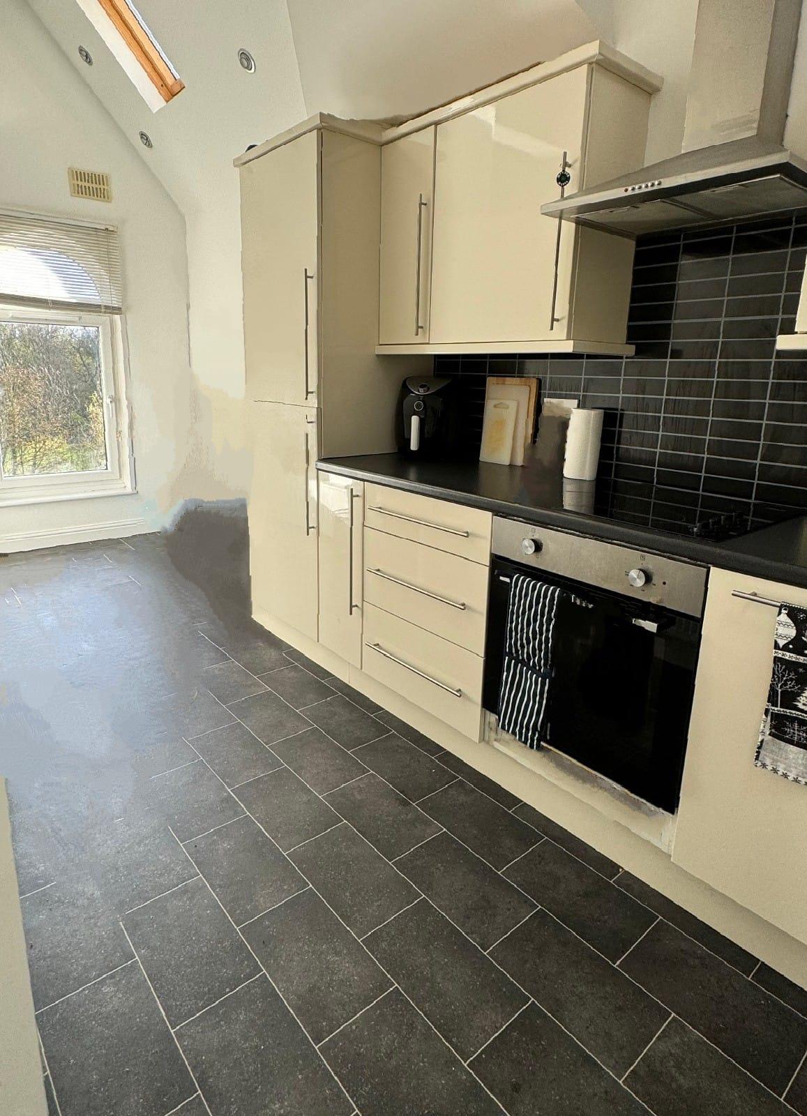 Flat Dickenson Road in Manchester