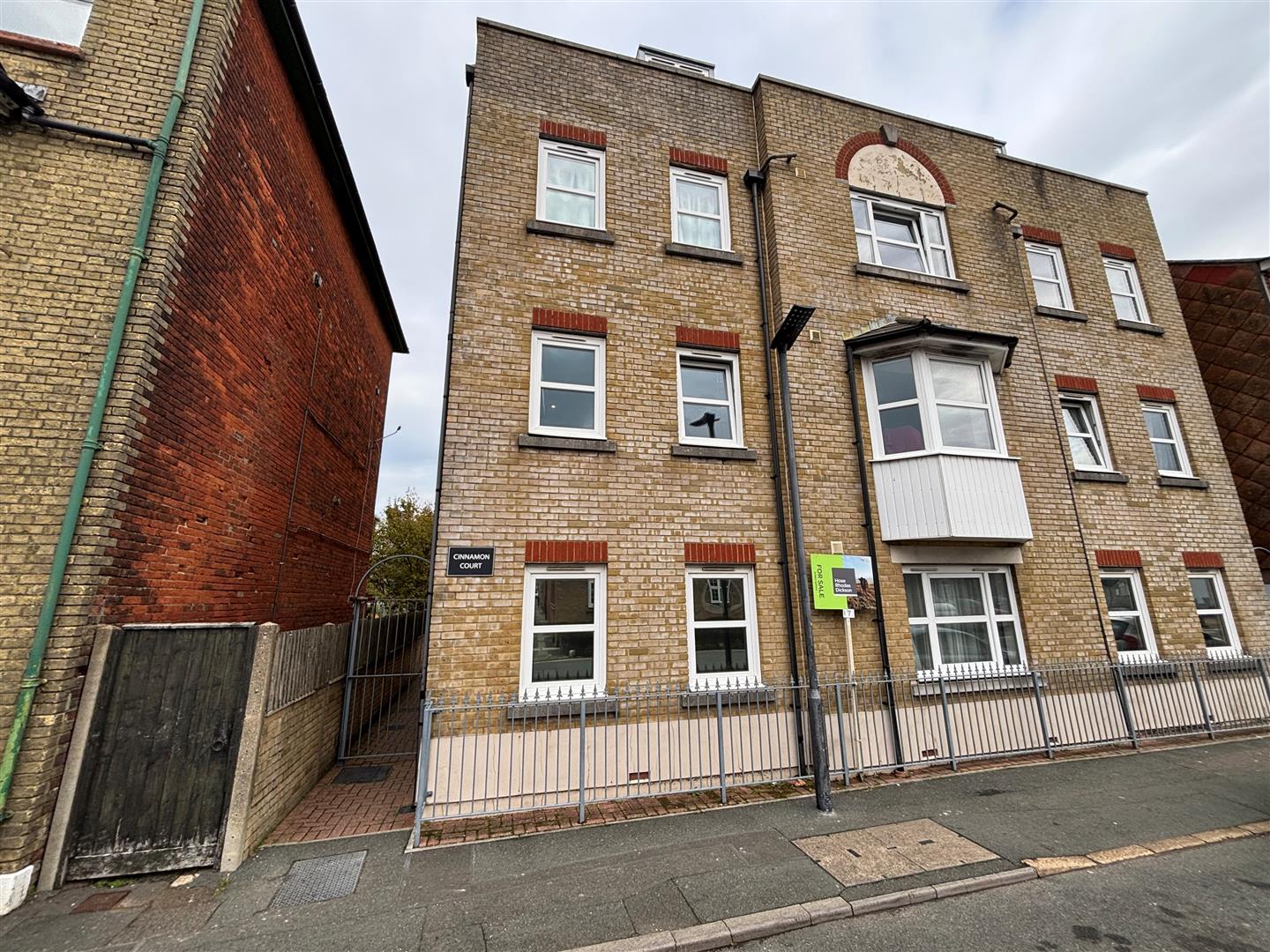 Flat Clifford Street in Newport