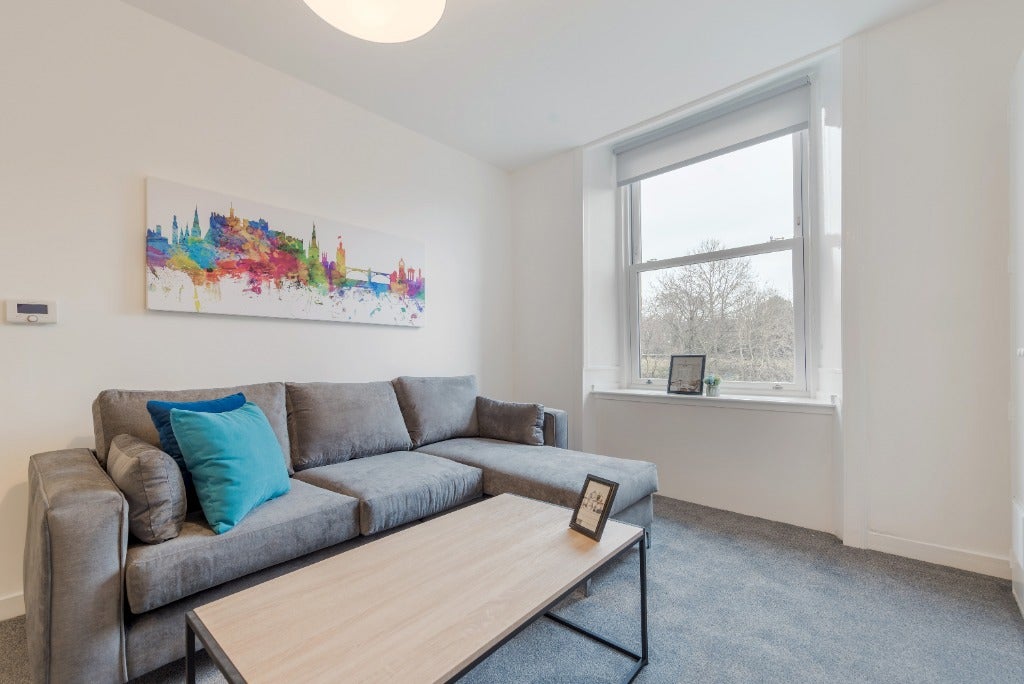 Flat Downfield Place in City of Edinburgh