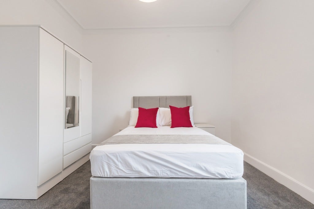 Flat Downfield Place in City of Edinburgh