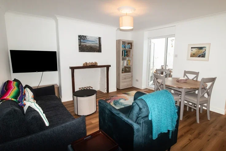 Flat Seafield Road in Portslade by Sea