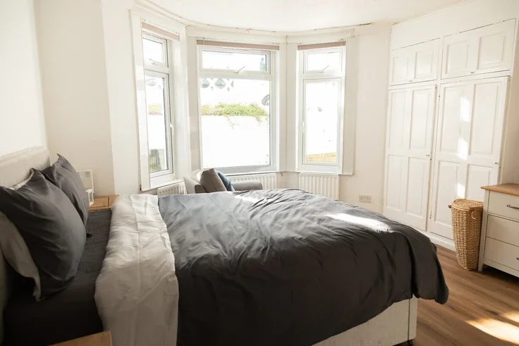 Flat Seafield Road in Portslade by Sea