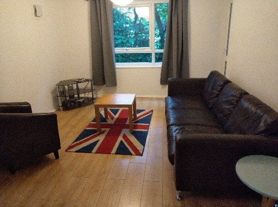 Flat Newton Garth in Leeds