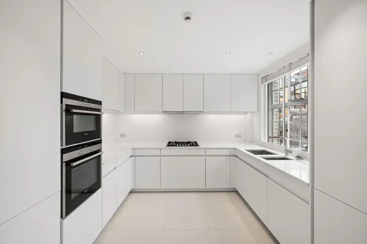 Flat Sloane Street in Greater London