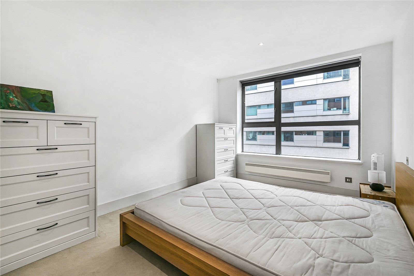 Flat Long Lane in Greater London