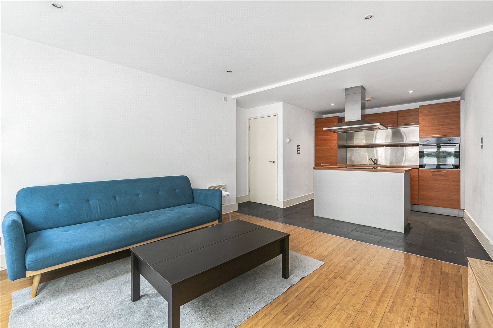 Flat Long Lane in Greater London