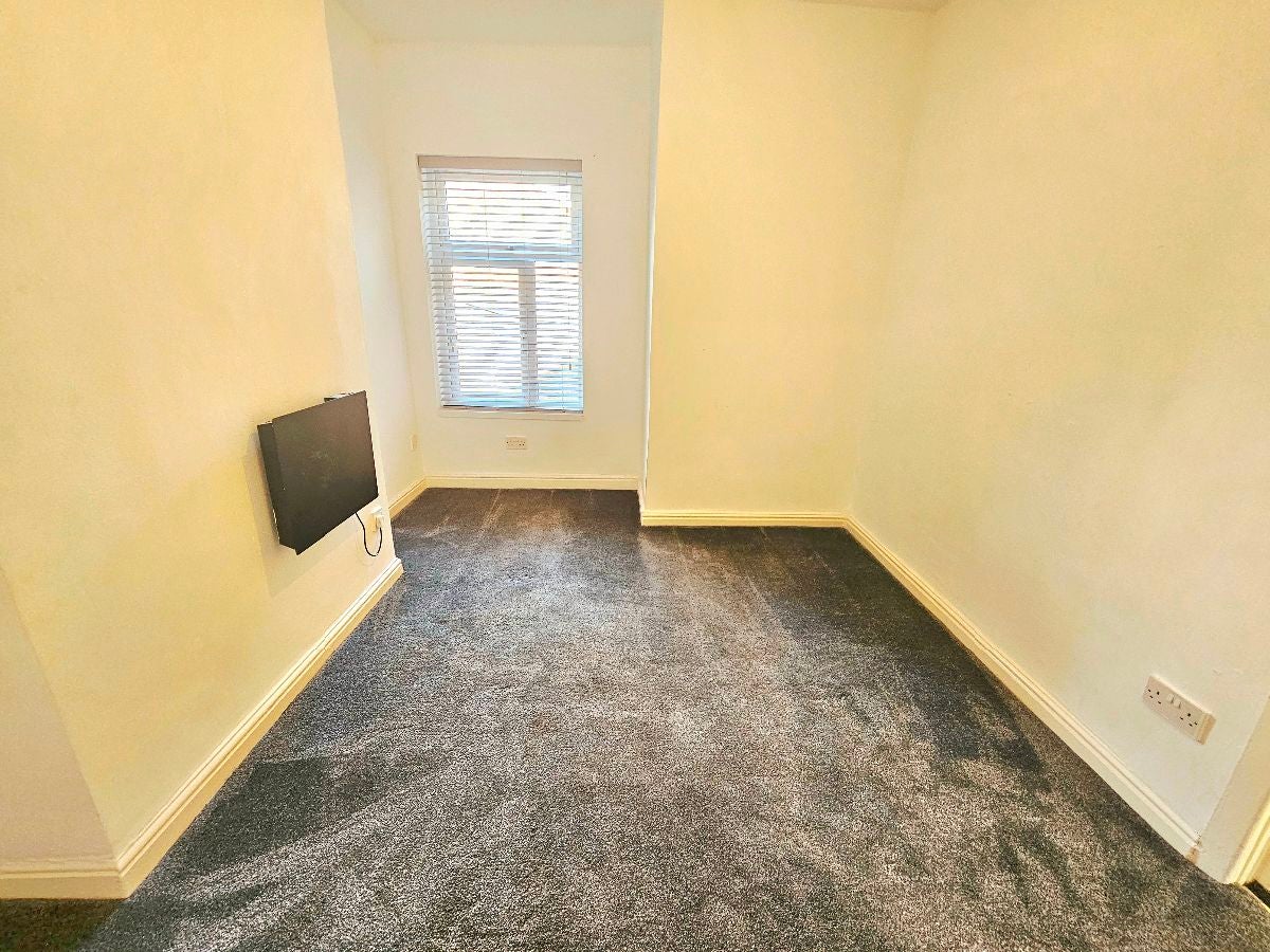 Flat Broom Lane in Manchester