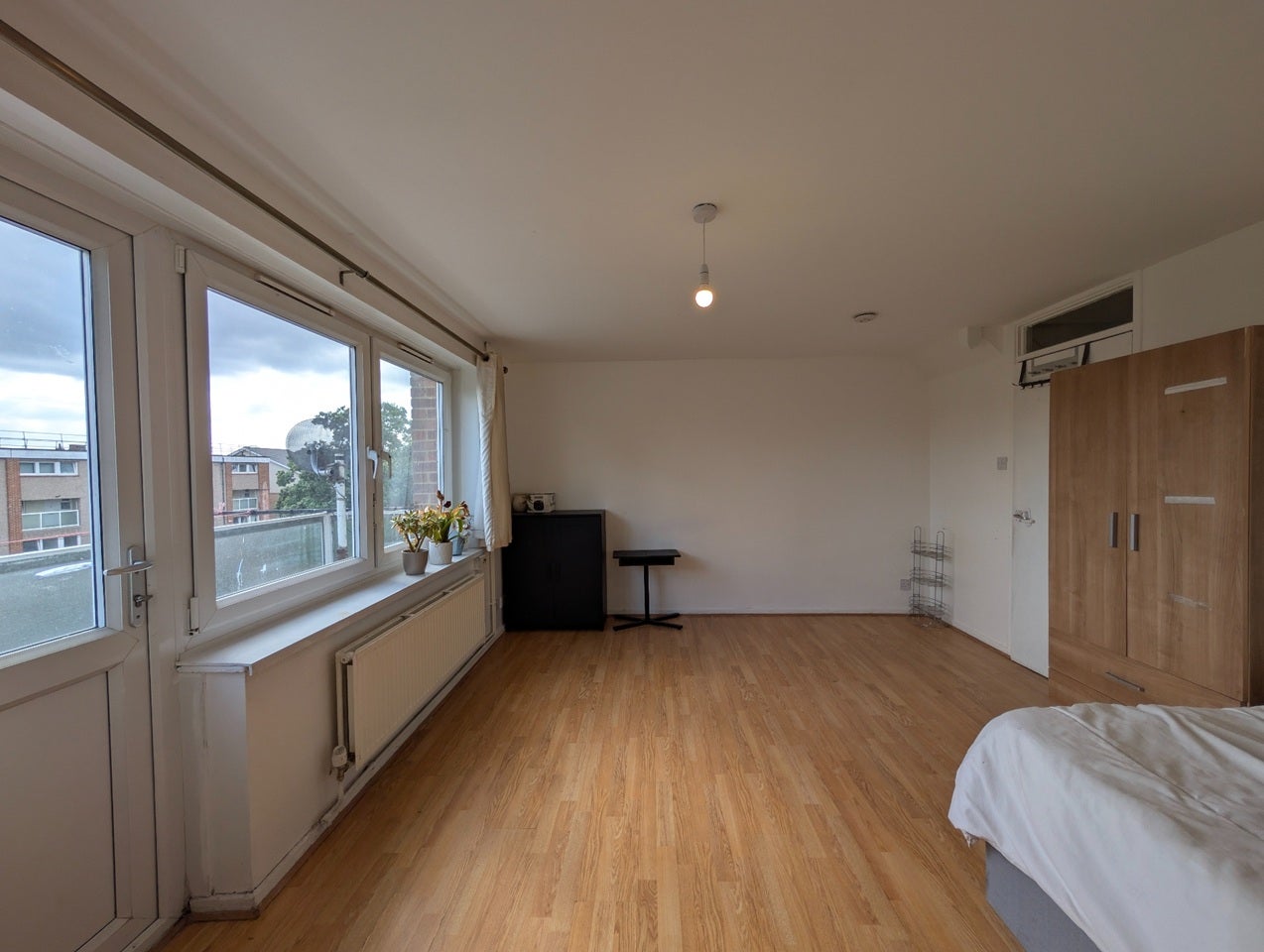 Flat Victoria Road in Greater London