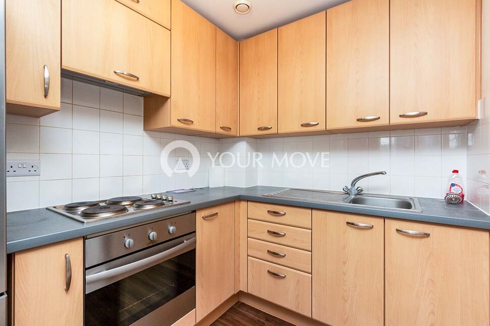 Flat Alençon Link in Basingstoke and Deane