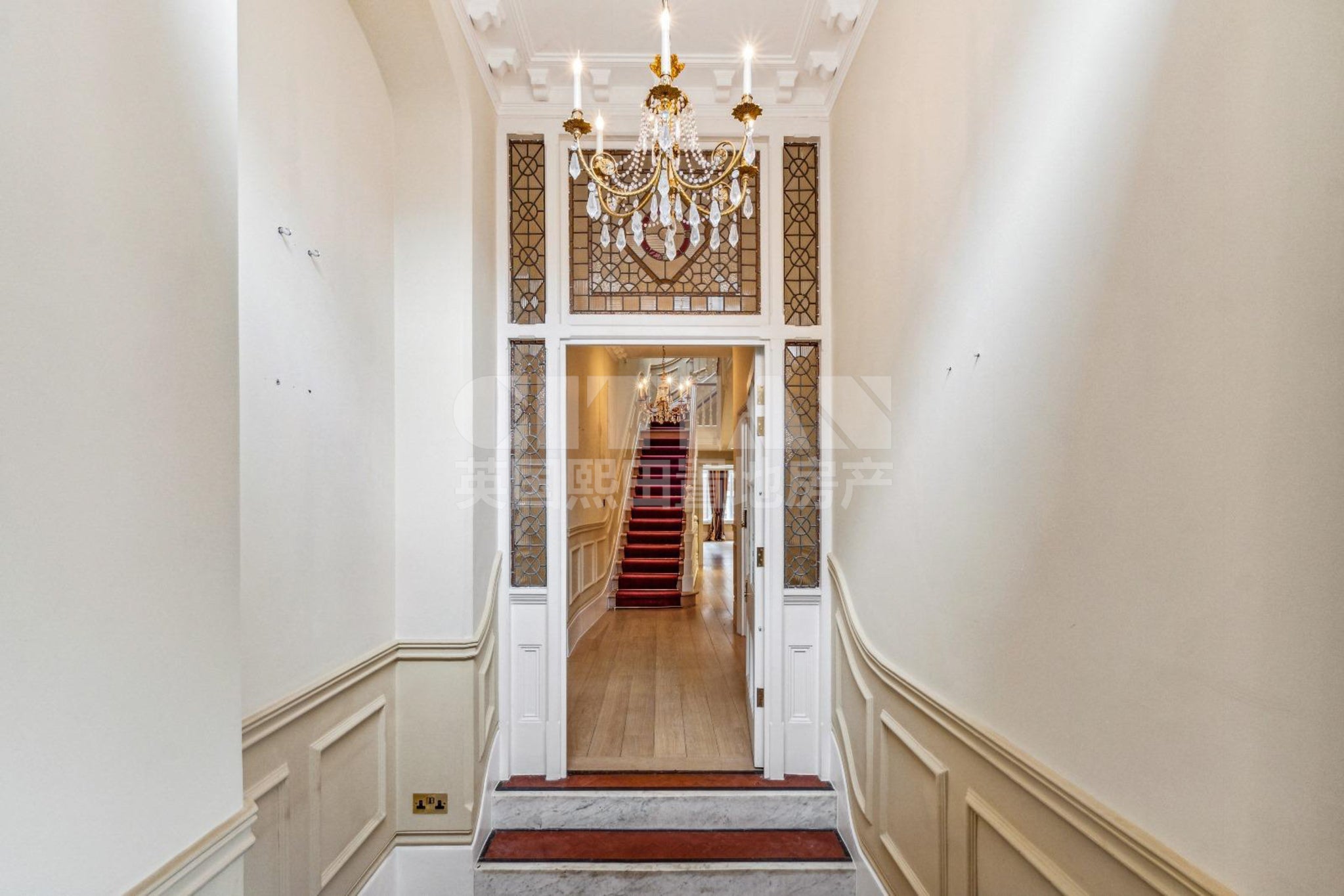 House Cheniston Gardens in Greater London