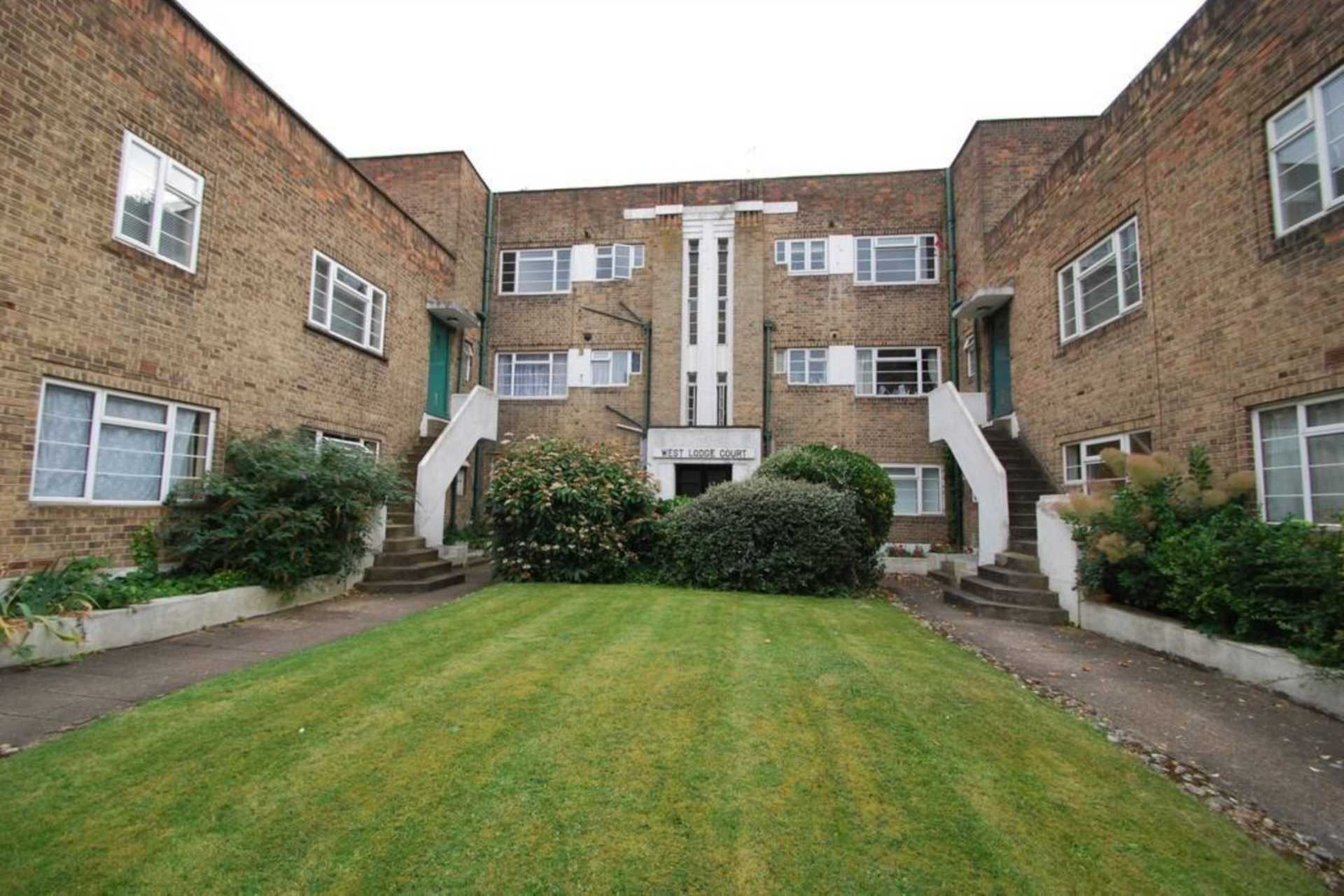Flat Uxbridge Road in Greater London