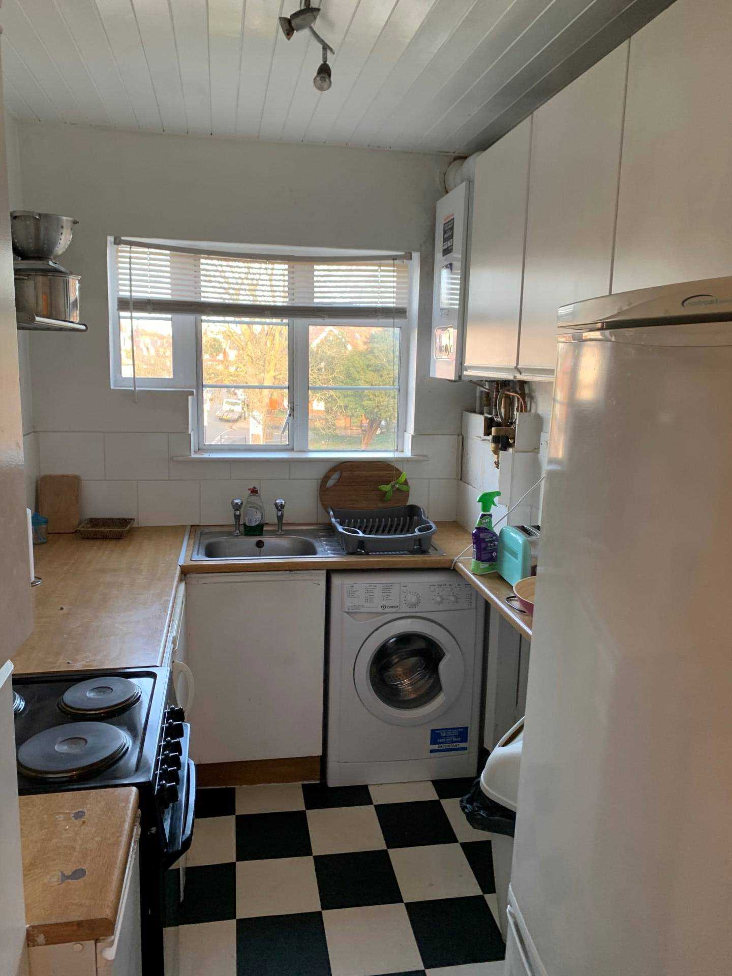 Flat Uxbridge Road in Greater London