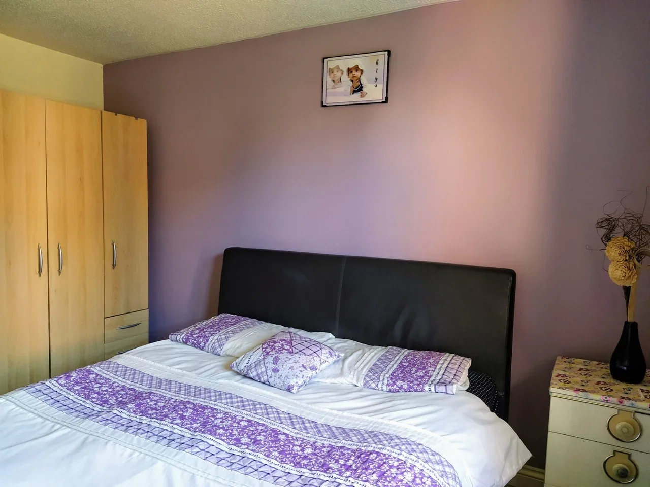 Flat Harbury Court in Newbury