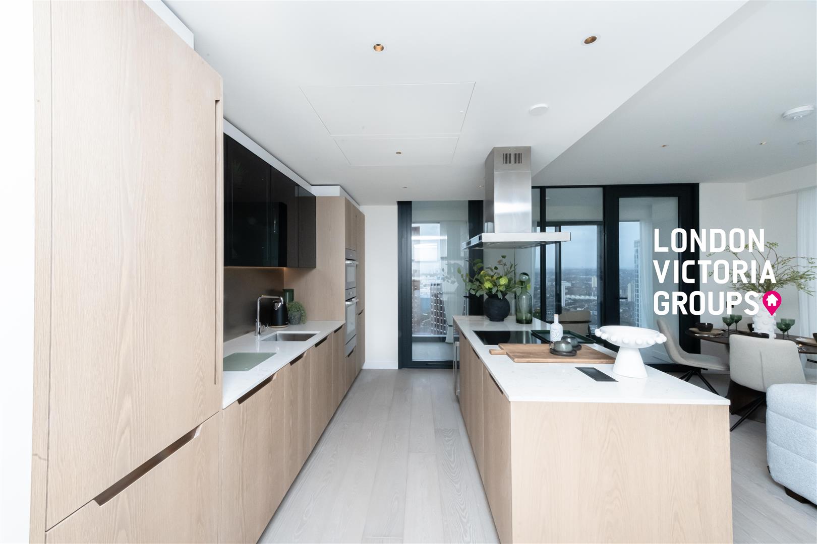 Flat Carnation Way in Greater London