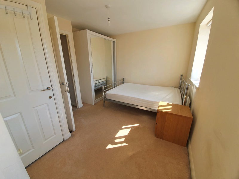 Room Wordsworth Road in Bristol