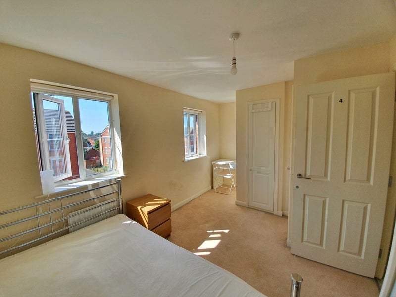 Room Wordsworth Road in Bristol