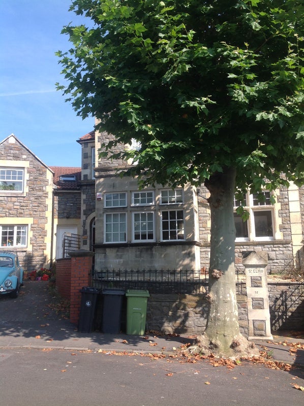 Room Codrington Road in Bristol