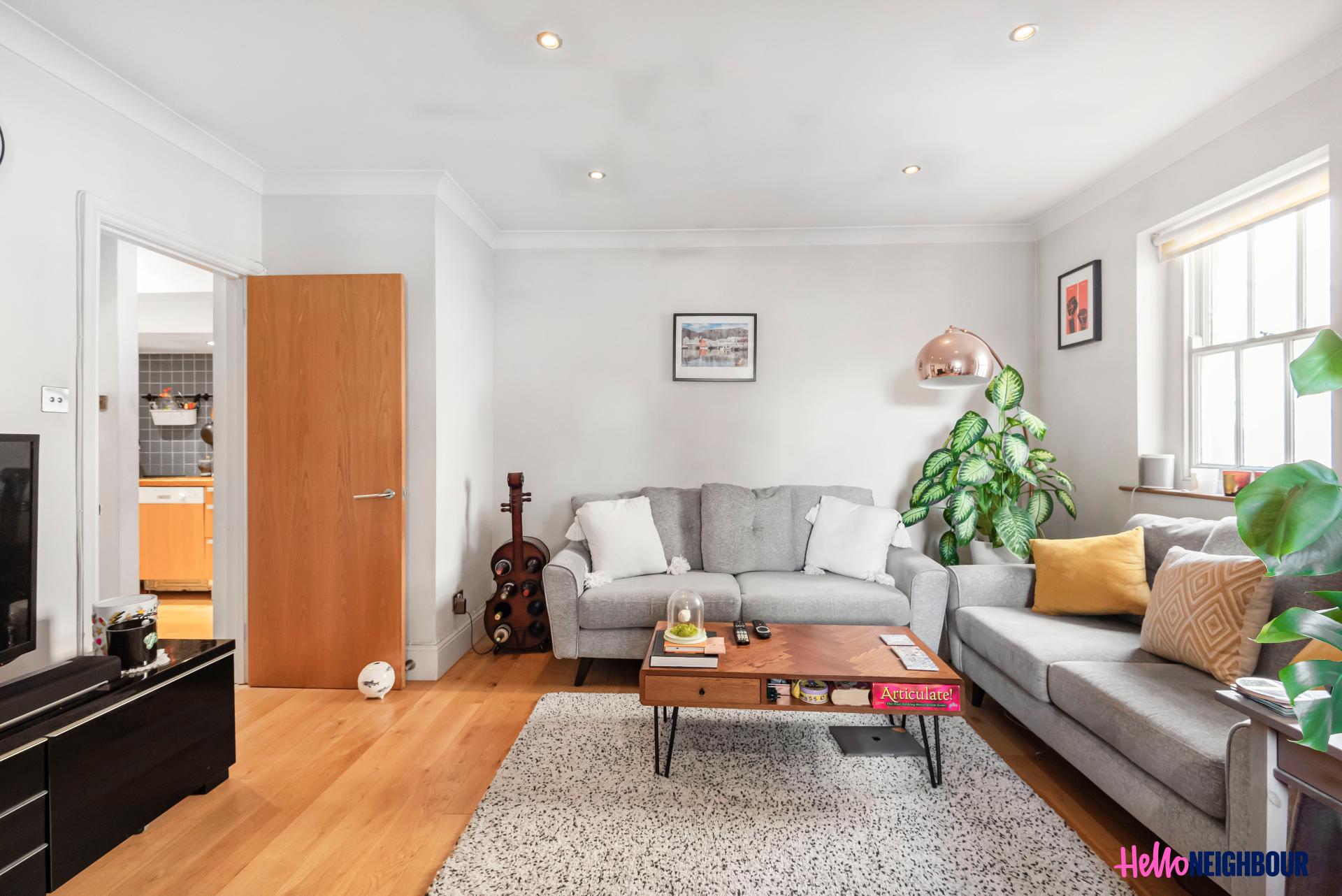 Flat Wellington Way in Greater London