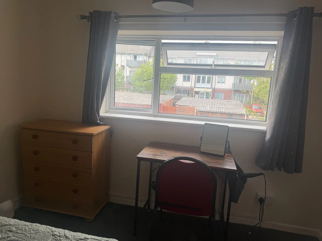 Room Long Riding in Basildon