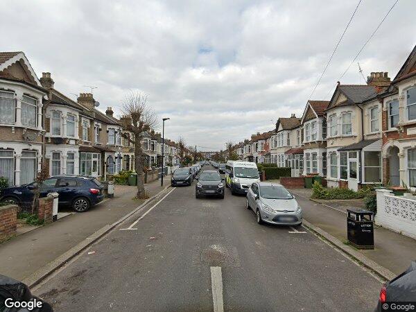 Flat First Avenue in Greater London