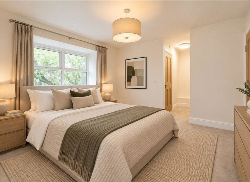 House Crescent Way in Greater London