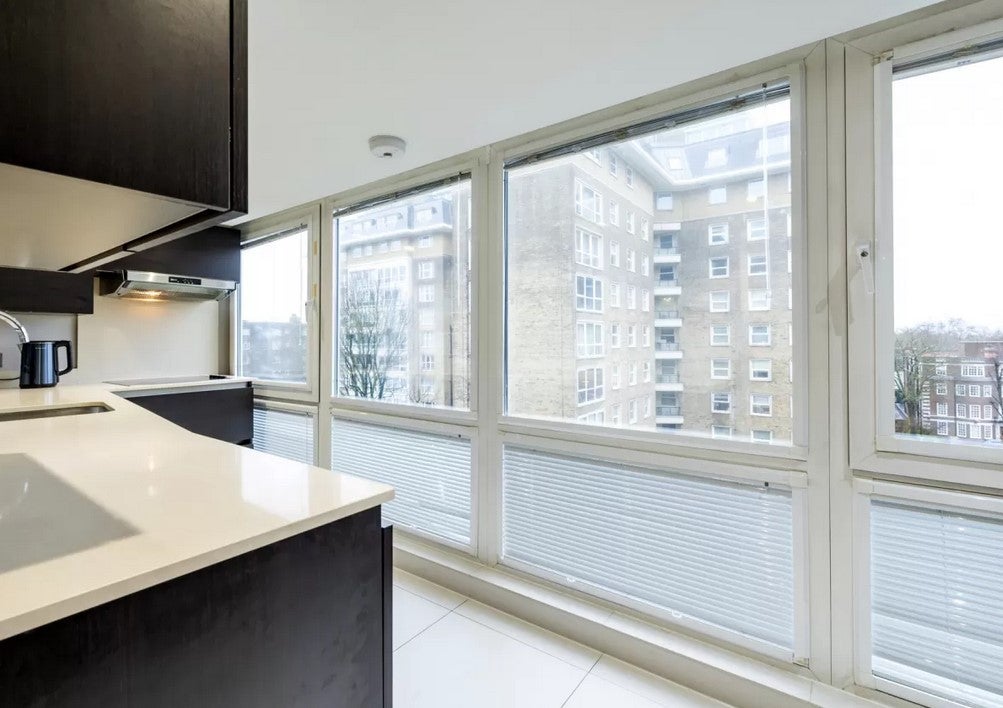 Flat Finchley Road in Greater London
