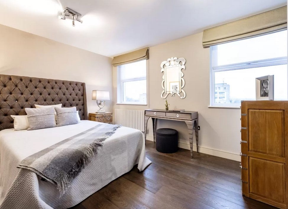 Flat Finchley Road in Greater London