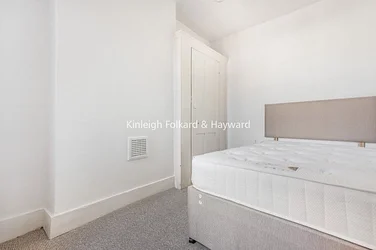 Flat Coverton Road in Greater London