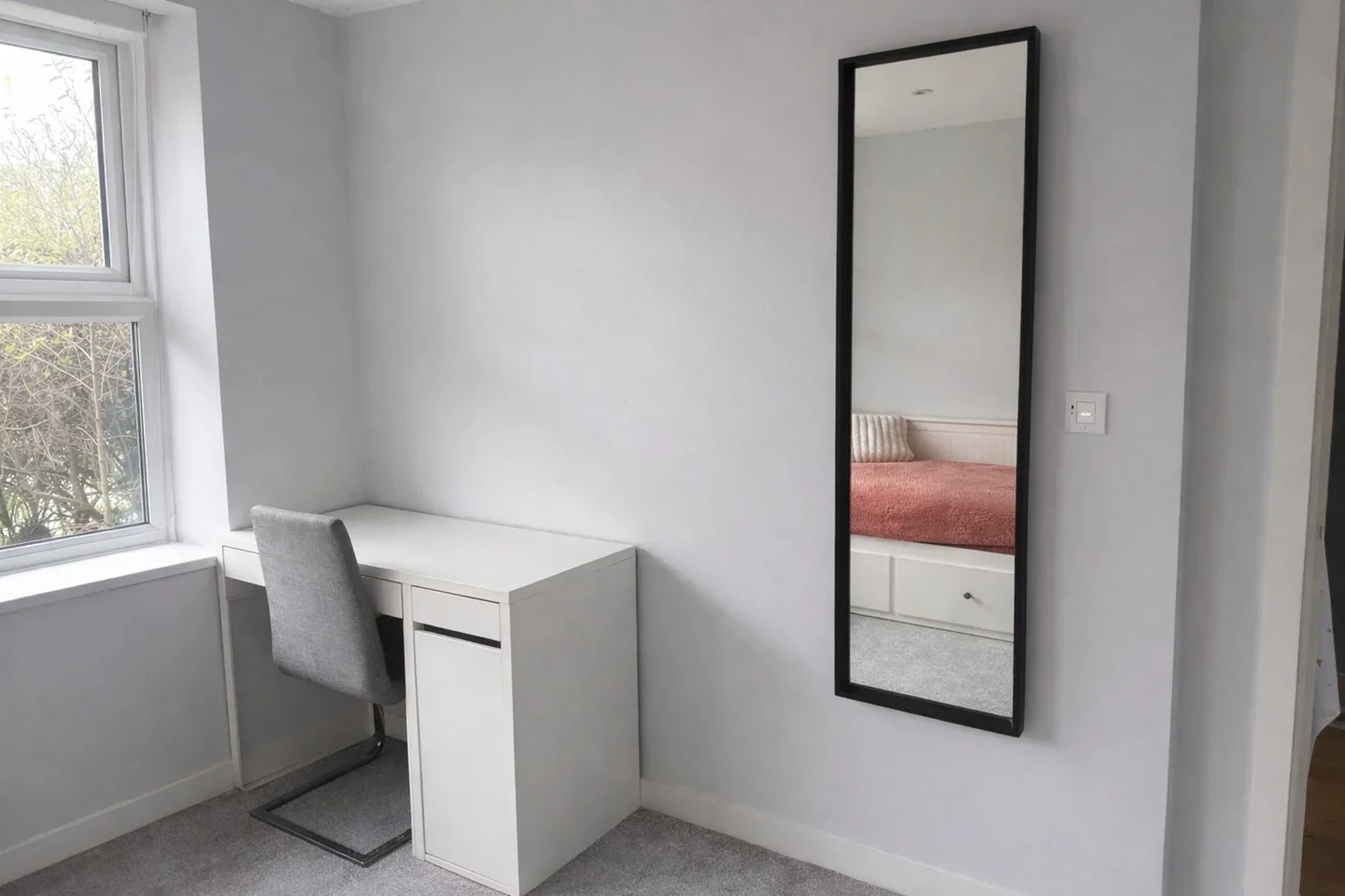 Room Gogmore Lane in Borough of Runnymede