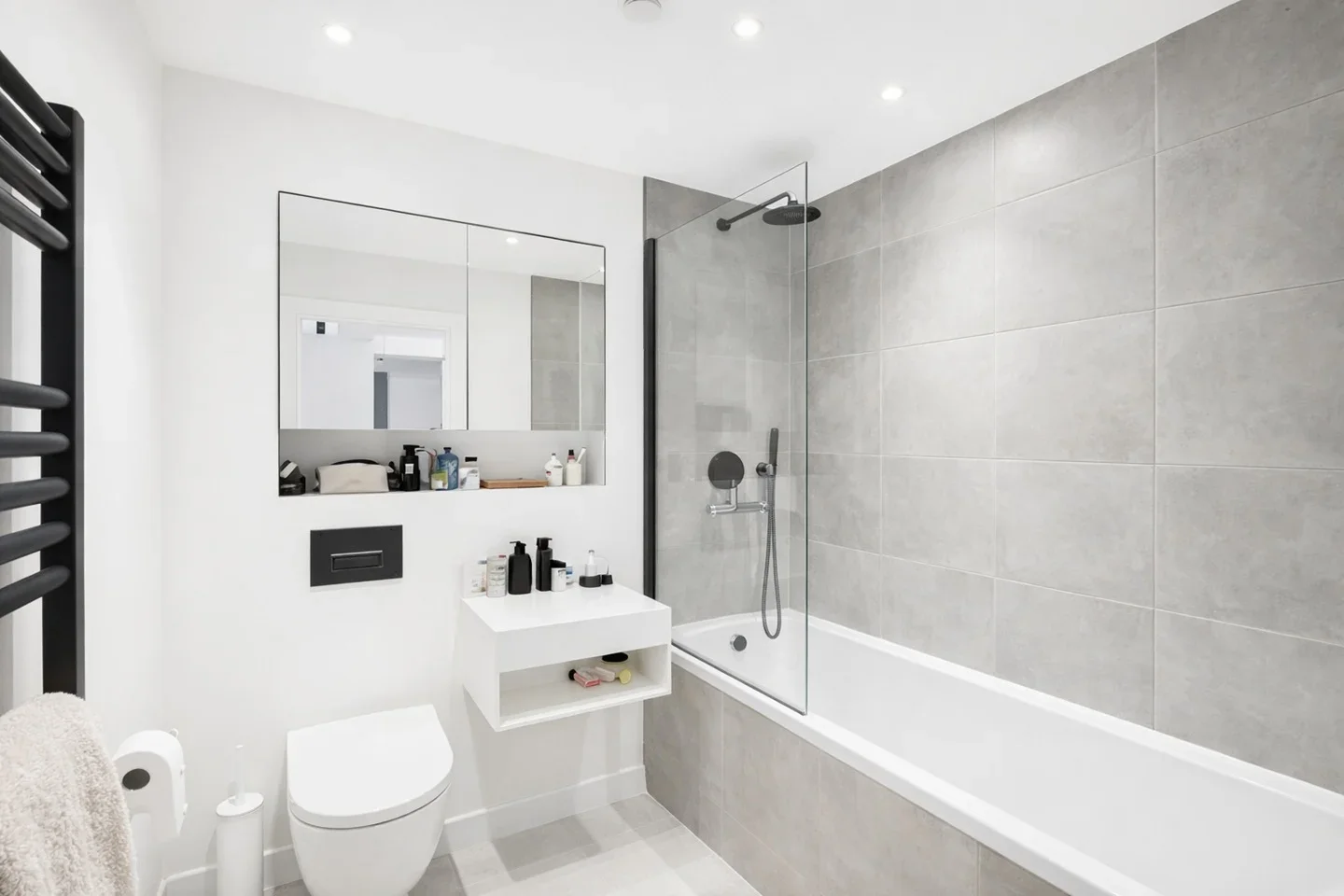 Room Gogmore Lane in Borough of Runnymede