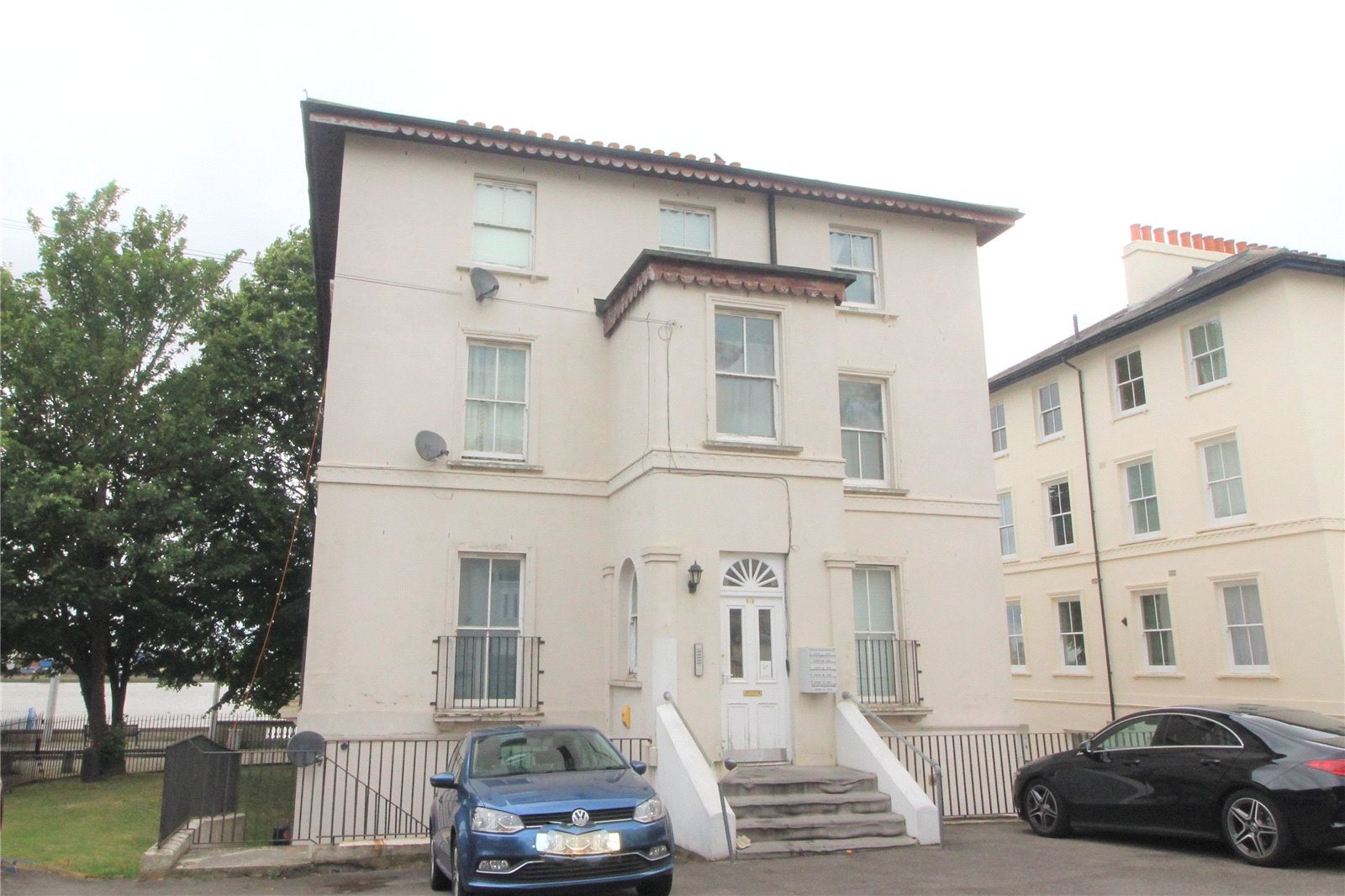 Flat Lansdowne Square in Gravesend