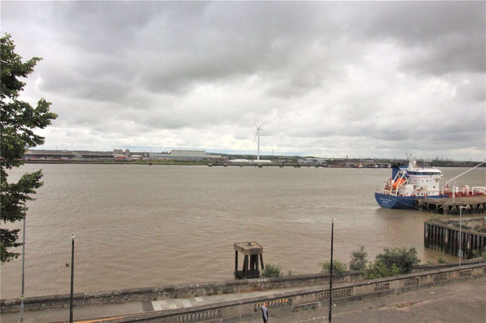 Flat Lansdowne Square in Gravesend