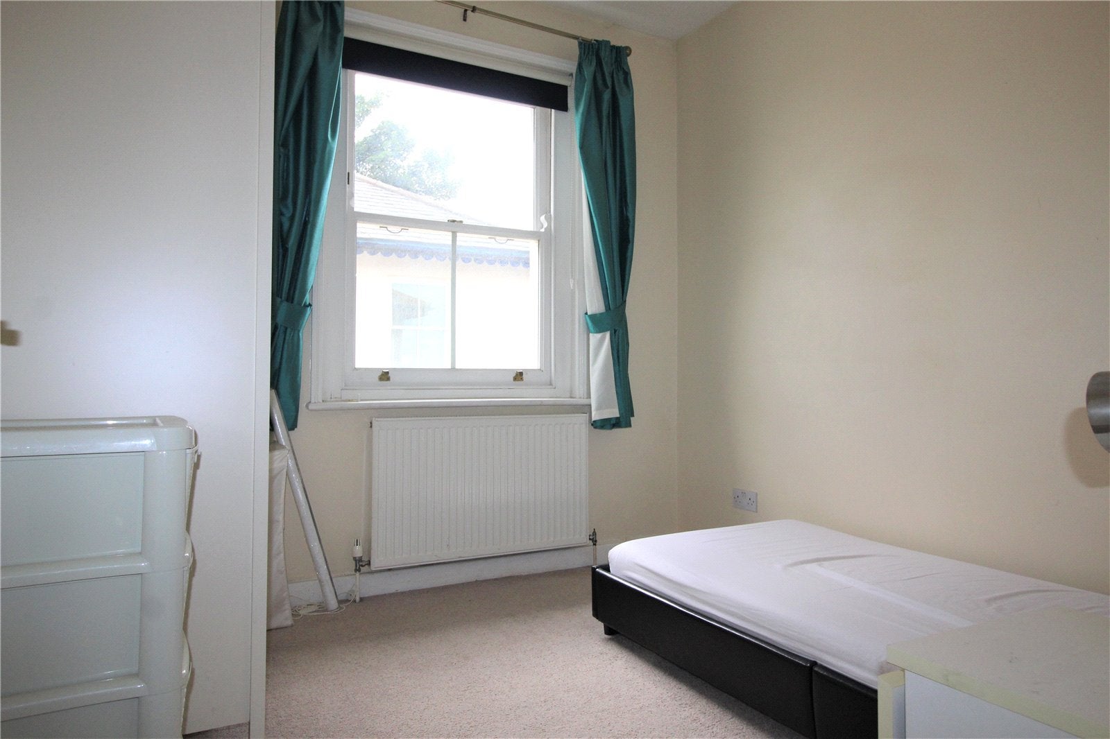 Flat Lansdowne Square in Gravesend