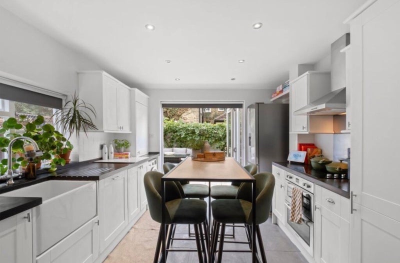 Flat Glenrosa Street in Greater London