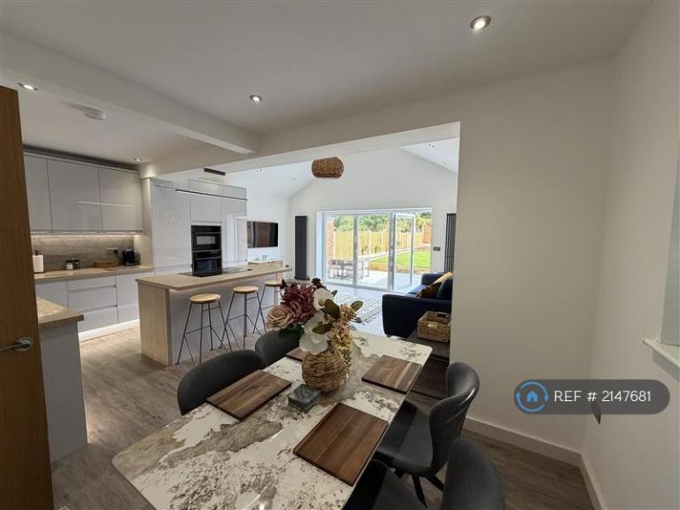 House Beech Close in Rushcliffe