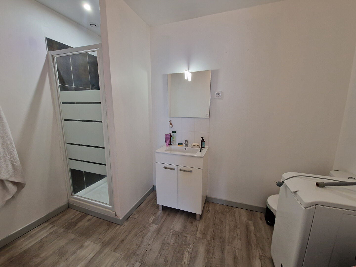 Flat Place Jean Nouzille in Caen